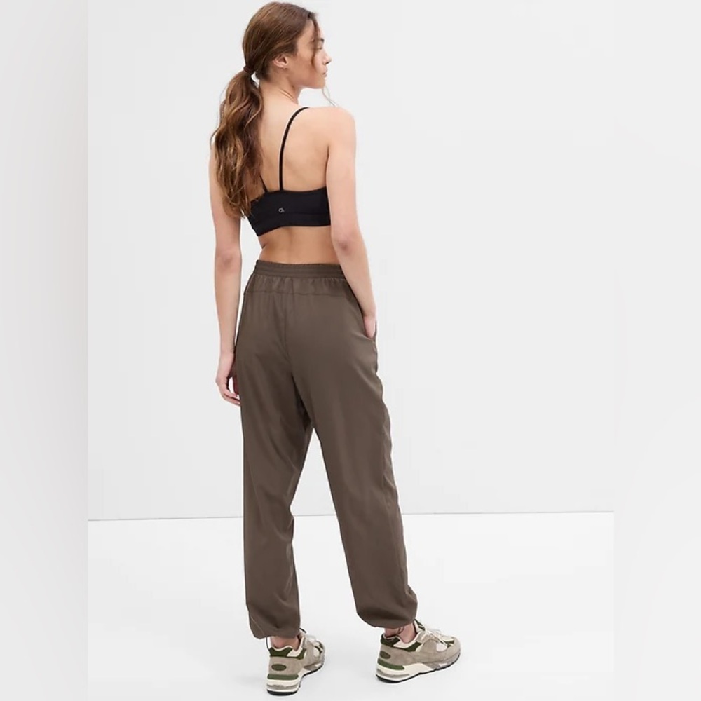 Gapfit Runaround Parachute Pant, Small, Sherwood Forest Green - Picture 2 of 8